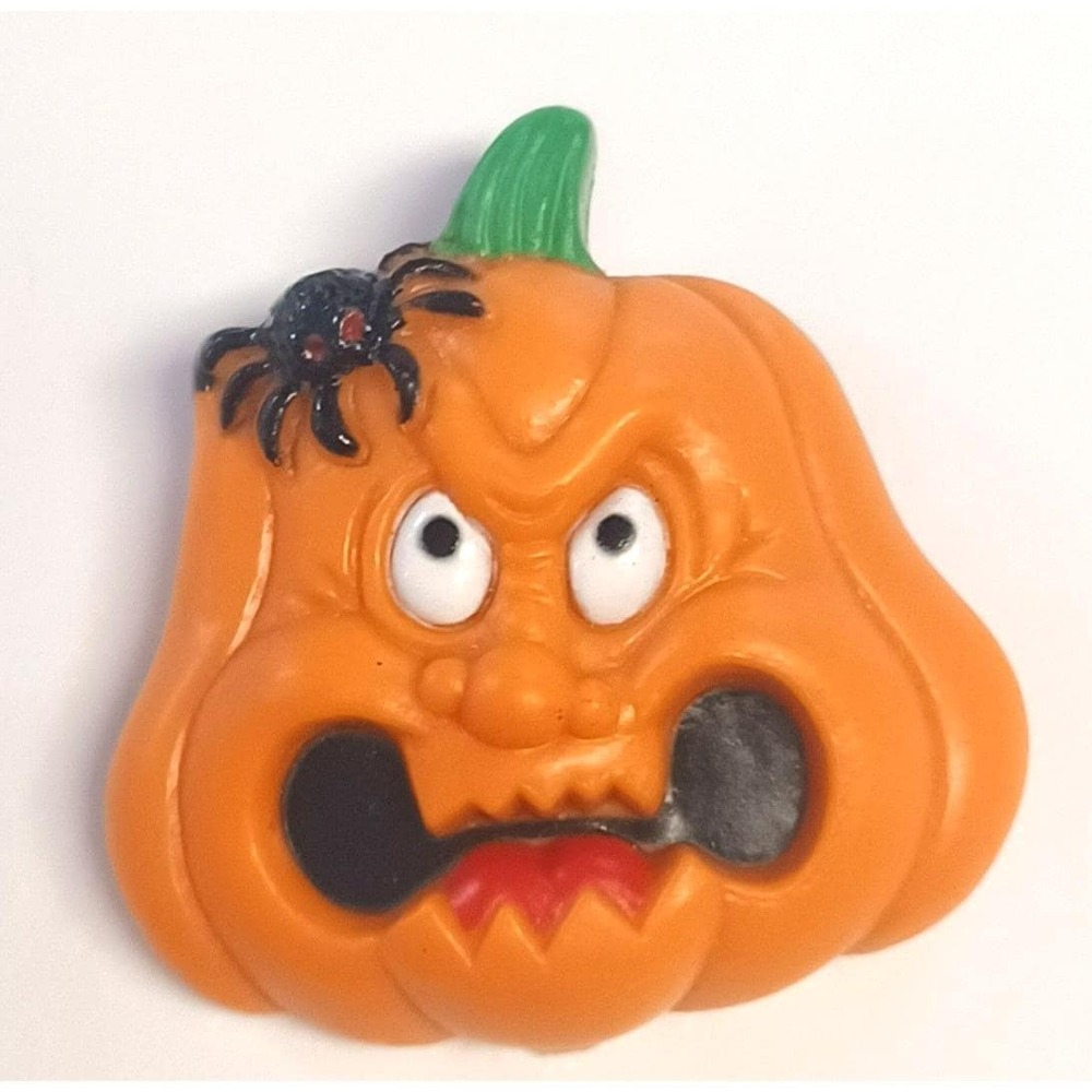 Vintage Russ Berrie Halloween Pumpkin Spider Pin Brooch Plastic Jack O Lantern